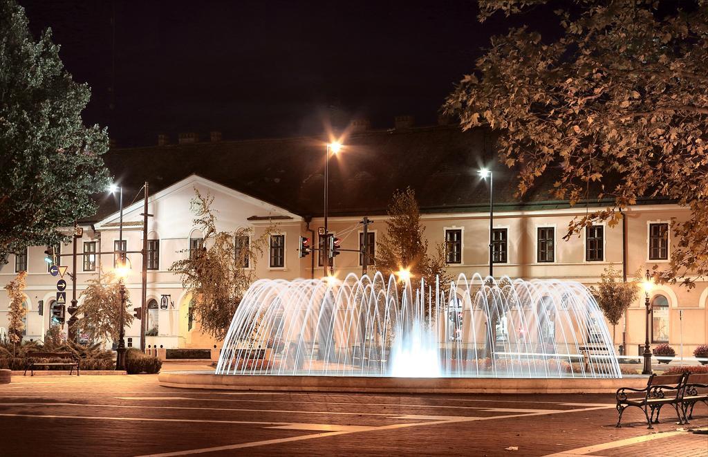 Hotel Central Nagykanizsa Eksteriør billede