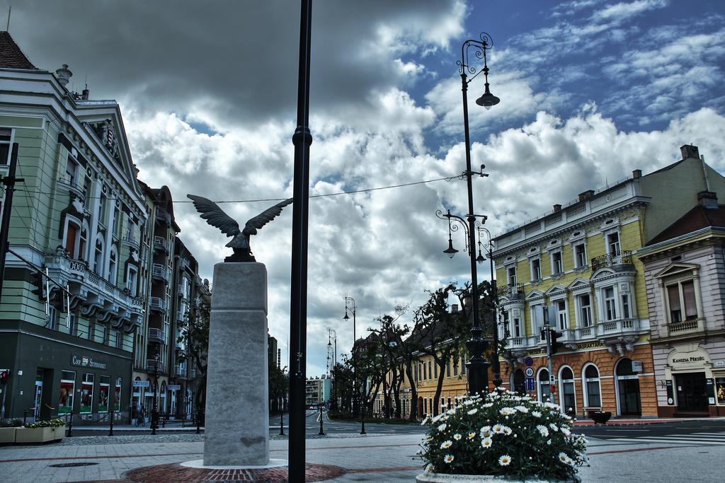 Hotel Central Nagykanizsa Eksteriør billede