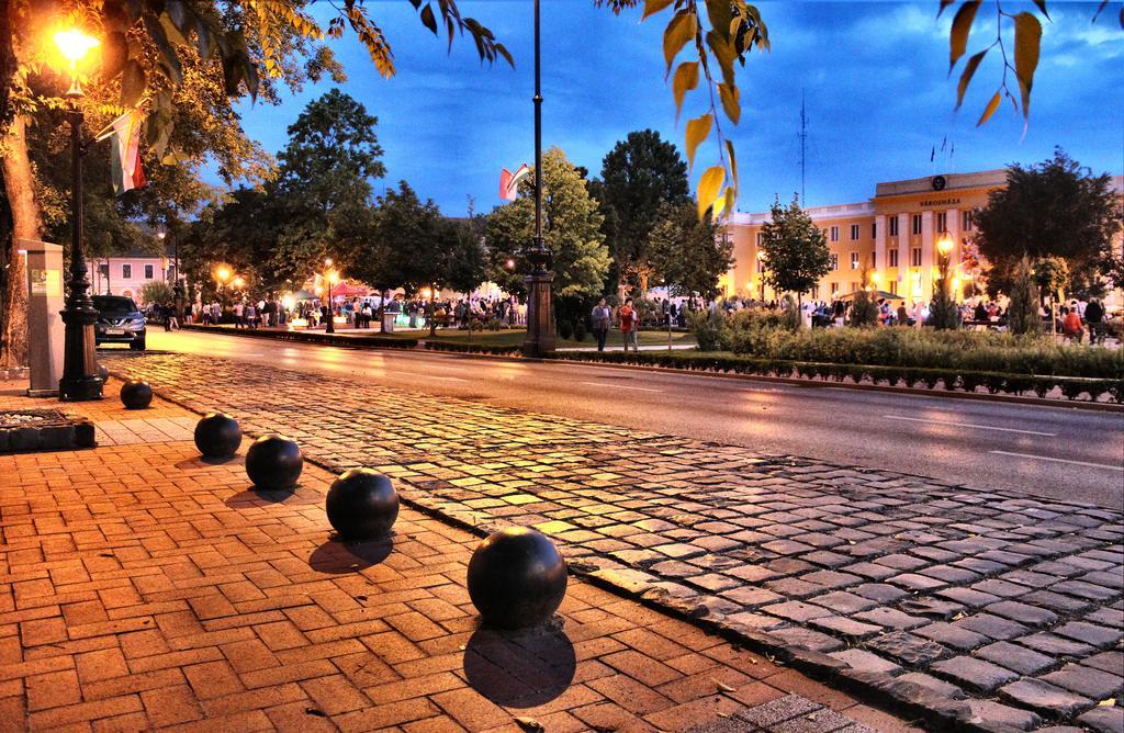 Hotel Central Nagykanizsa Eksteriør billede