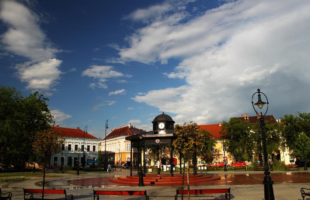 Hotel Central Nagykanizsa Eksteriør billede