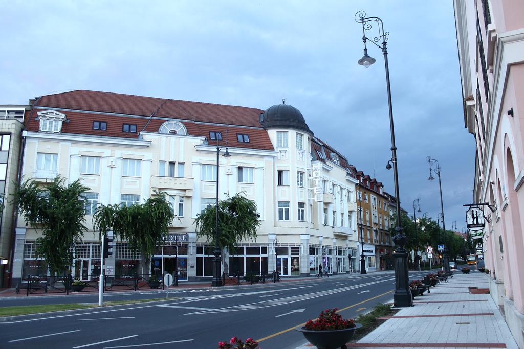 Hotel Central Nagykanizsa Eksteriør billede